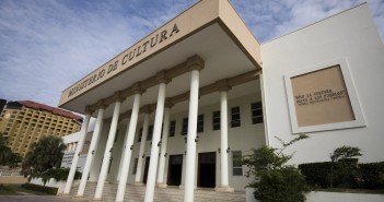 El Senado plantea modificar contenido y organización de la Feria del Libro