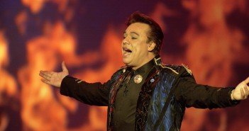 Juan Gabriel y Juanes graban «Querida»